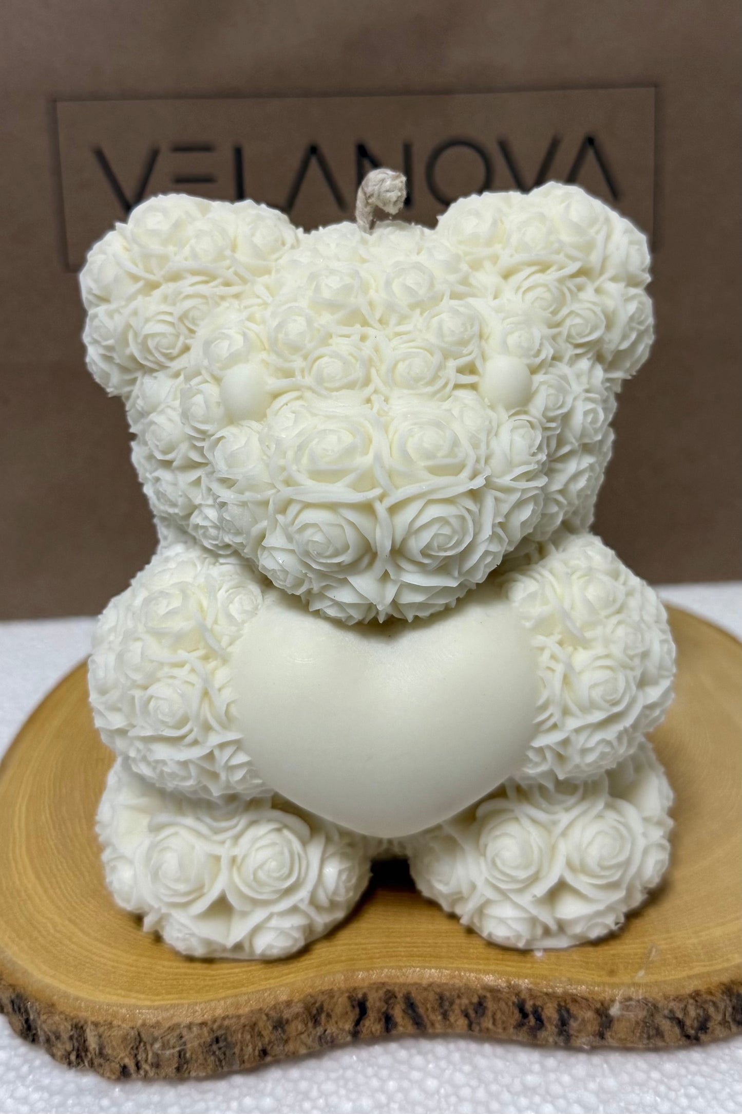 Vela Oso de Rosas con corazón x12.5cm - 650gr